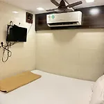 Qamar Hotel