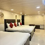 Qamar Hotel
