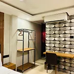 U Life Residency Guest house Mumbai