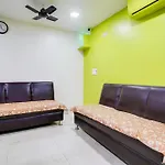 O Om Sai Palace Hotel