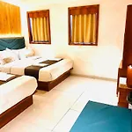 Hotel Apsara - Nearj J Hospital 3*
