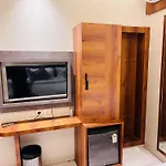 Apsara - Nearj J Hospital 3*