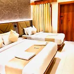 Hotel Apsara - Nearj J Hospital 3*