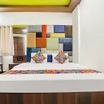 Hotel Versova Inn
