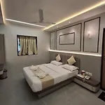 Le Glance & 4* Mumbai