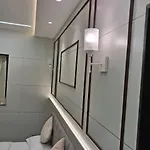 Le Glance & 4* Mumbai