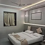Hotel Le Glance & Mumbai