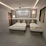 Le Glance & 4* Mumbai