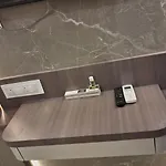 Le Glance & 4* Mumbai