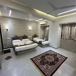 Le Glance & Hotel Mumbai
