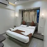 Le Glance & Hotel Mumbai