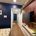Sea-Front 1-Bhk At Carterroad