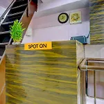 Hotel O Gulzar Masjid Bunder Railway Station Hotel Mumbai