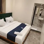 Hotel Sanjari International