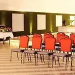 Metro International Hotel 2*