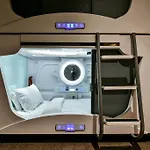 Capsule hotel Urbanpod 3*