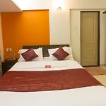 Oyo 477 Apartment Bandra East