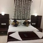 Golden Hotel *