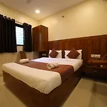 Hotel Oyo 8757 Prakash Mumbai