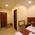 Oyo 8757 Prakash Hotel Mumbai