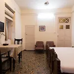 Bed And Breakfast At Colaba