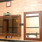 Hira Hotel 2*