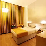 Hotel Metro International