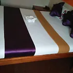 Room Maangta 132 @ Vile Parle West