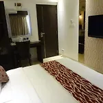 Hotel Manama 3*