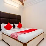 Oyo 935 Palkhee 3*