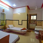 Hotel Swapna International 3*