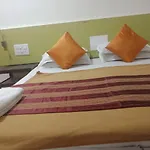 Shubham Parle Hotel