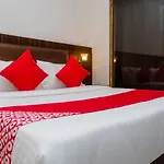 Oyo 24293 Amana International 3*