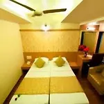 Rajhans Hotel