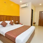 Hotel Oyo 8757 Prakash Mumbai