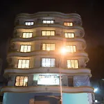 Daisy Residency