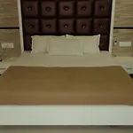 Celeste Colaba Hotel 2*
