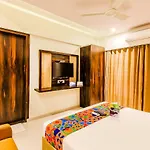 Hotel Fabhotel Embassy Park