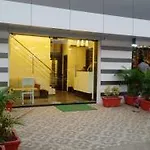 Hotel Avenue - 2*