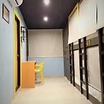 Stayvilla Hostel *