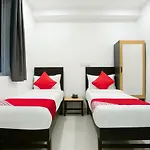 Oyo Flagship 38540 Hotel Shangrila Flagship Saver