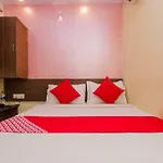 Oyo 7062 Amana Suites