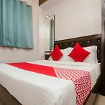 Oyo 7481 Hotel Plaza