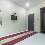 Oyo 845 Kailash Park 2*