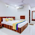 Hotel Treebo Trip Vijay 3*