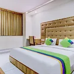 Treebo Trend Bkc Grand Hotel 3*