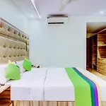 Treebo Trend Bkc Grand Hotel 3*