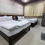 Pakeeza Hotel