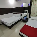 Pakeeza Hotel
