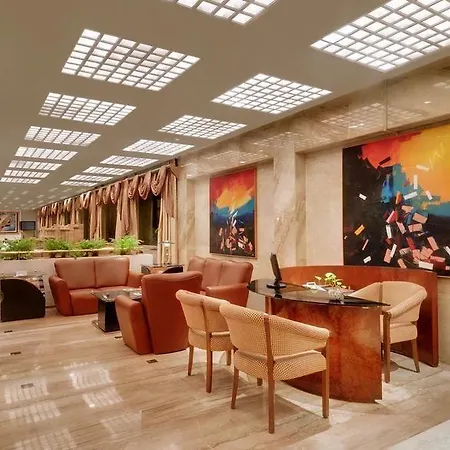 Hotel Kohinoor Continental, Airport